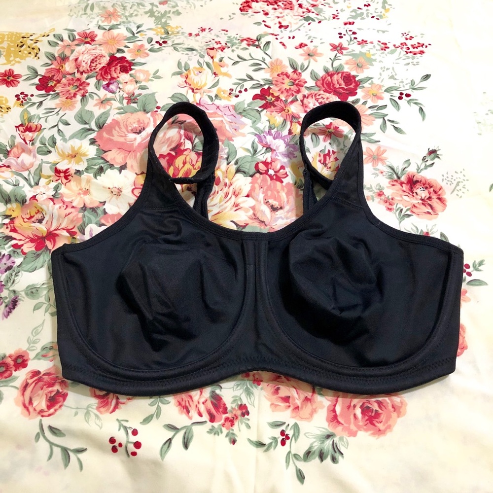 Wacoal Sports Bra - Picture 2 of 3